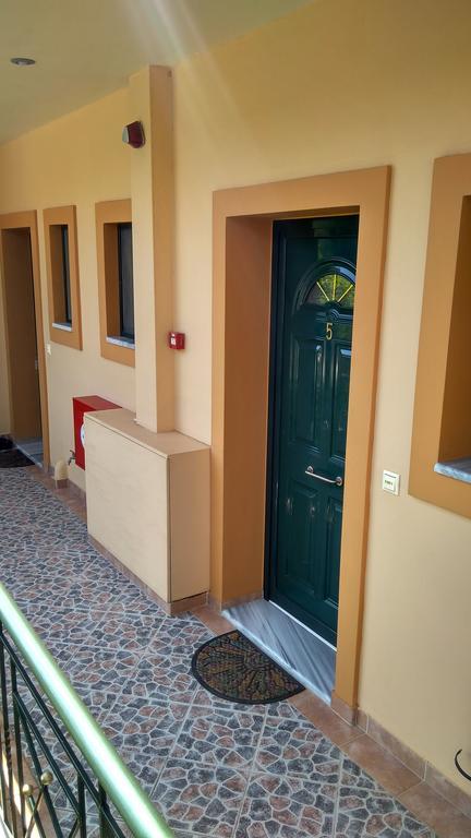 Nikolitsa Apartments Glyfada  ภายนอก รูปภาพ