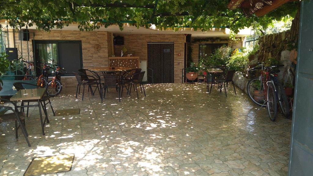 Nikolitsa Apartments Glyfada  ภายนอก รูปภาพ