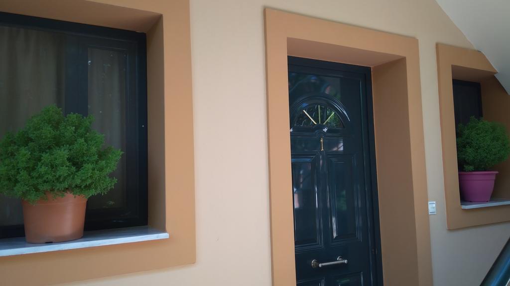 Nikolitsa Apartments Glyfada  ภายนอก รูปภาพ